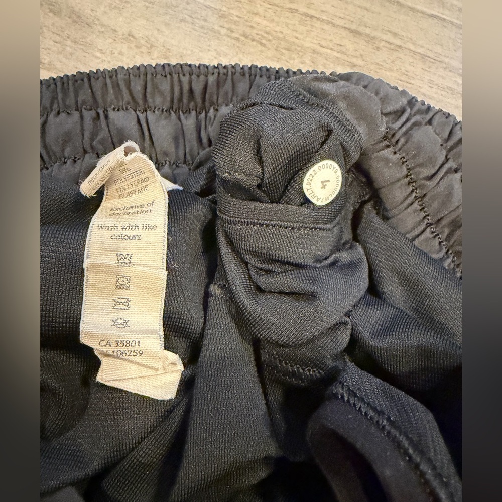 Lululemon Hotty Hot Low Rise 4 “ Lined Short, Size 4 - Picture 4 of 7